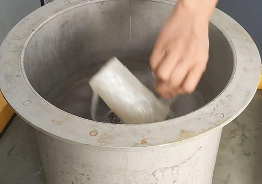 抛光液增加昭苏不锈钢螺母螺套金属光泽